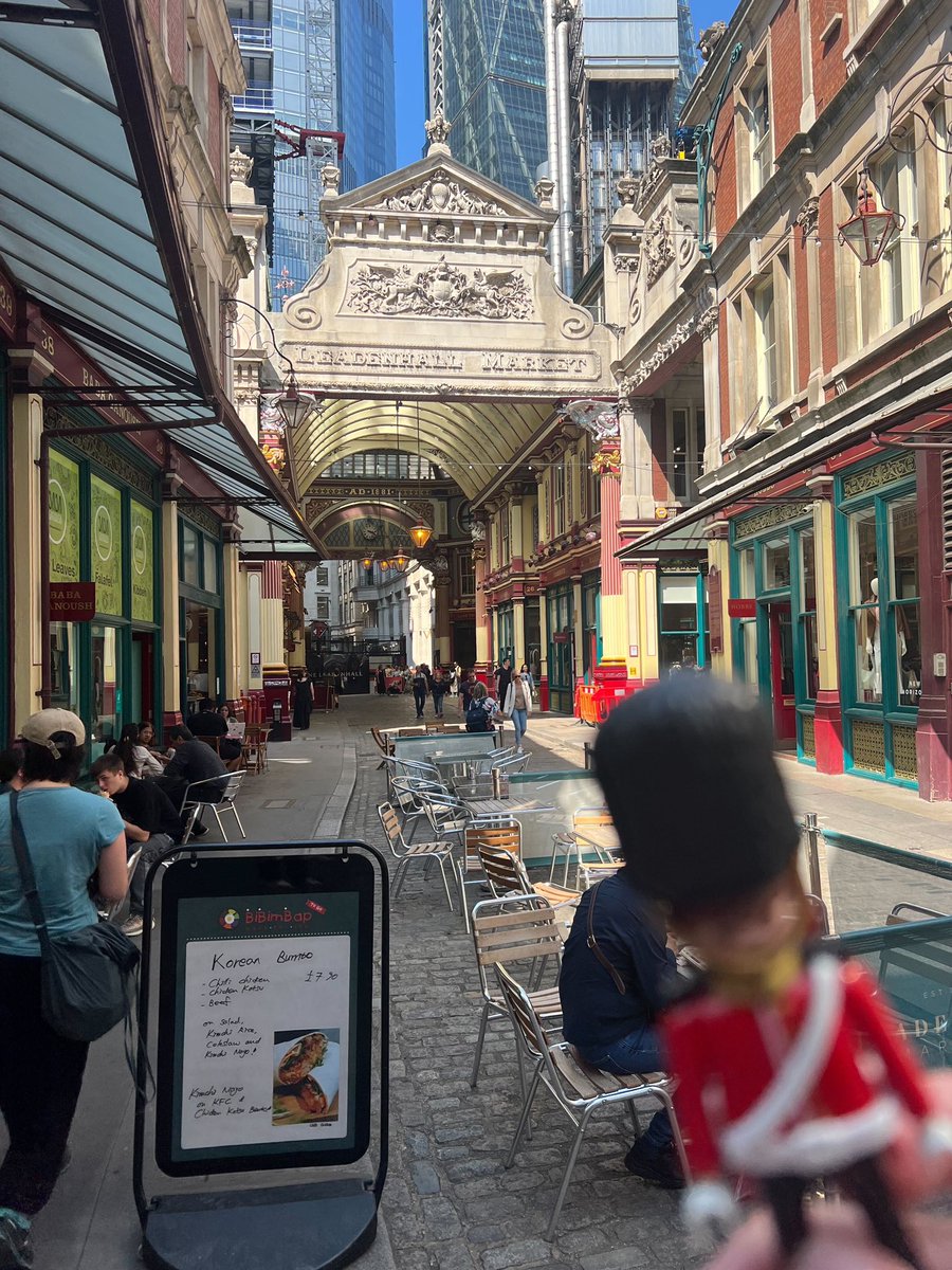 Scavengers are still working hard at #monarchymedia2023 - well done teams paddington, Chuck, and Royal guard! <a href="/Unl_CoJMC/">UNL CoJMC</a>