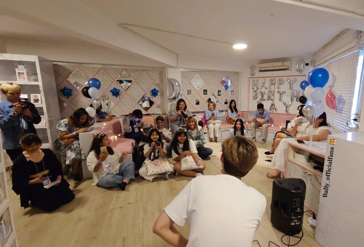 Ballyofficialfa's tweet photo. HAPPY Bally Day 🐯🎂💙
~ รวมรูปบรรยากาศภายในงานนะคะ ขอขอบคุณทุกคนที่มาร่วมสนุกกับเกิดของน้องบอลในปีนี้ด้วยนะคะ ที่มาร่วมเป็นคนพิเศษของในวันเกิดครั้งนี้ หากทางบ้านมีผิดพลาดตรงไหนไปบ้างต้องขอโทษด้วยนะคะ 🙏 ~
🗓 10/06/66 
 @Ball_y_ 
#BALLYSC20TH
#Ballsc_
#แฟนฉันชื่อบอลลี่ https://t.co/gsPL08IErA