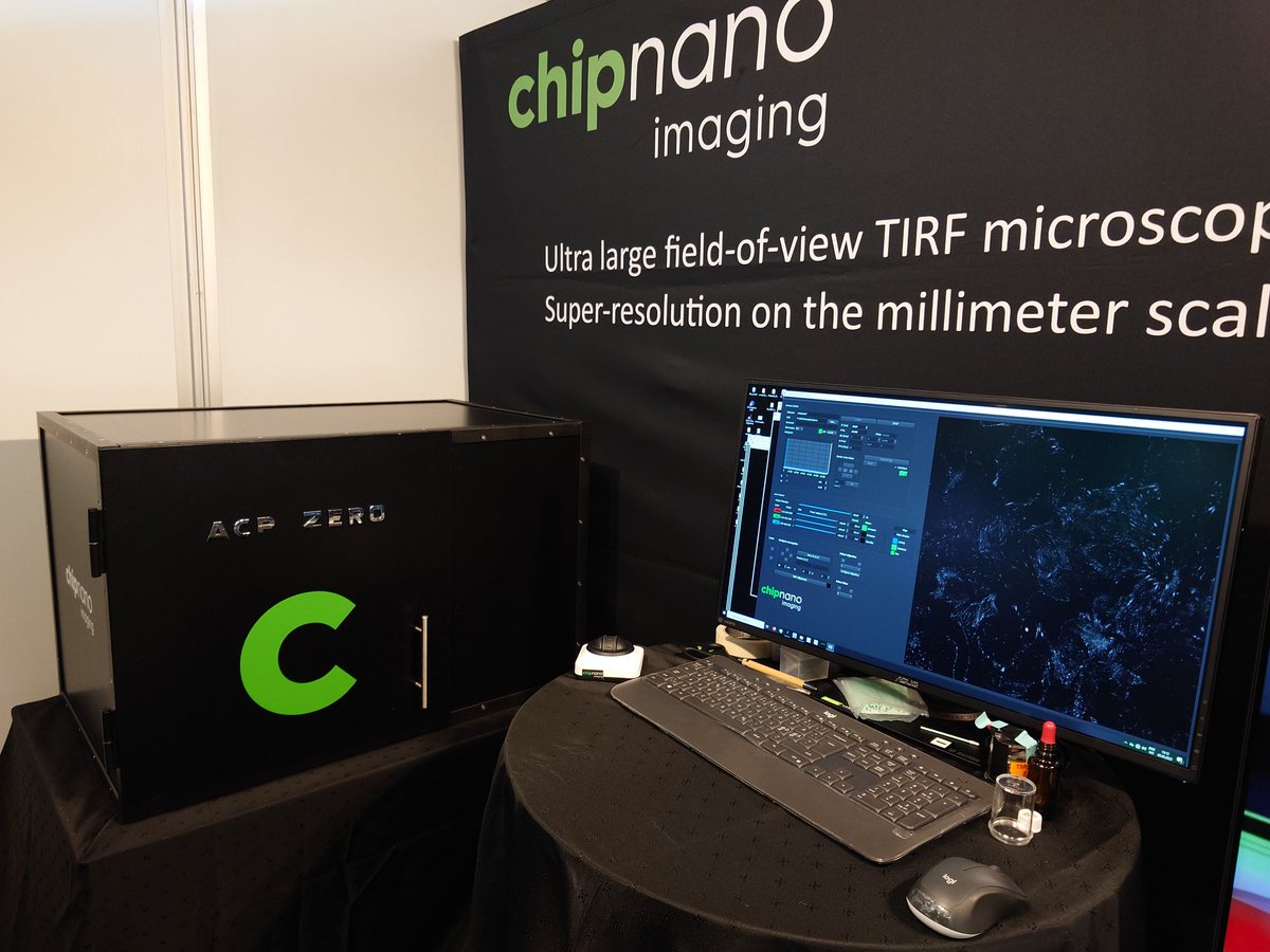 ChipNanoimaging's tweet photo. Demonstrating the largest field of veiw for TIRF microscopy at ELMI. How do we do it? Using waveguides on a photonic chip.
🧪🔬🧬
#ELMI2023 #TIRF #imaging #nanoscopy https://t.co/QsNwtqZpKY