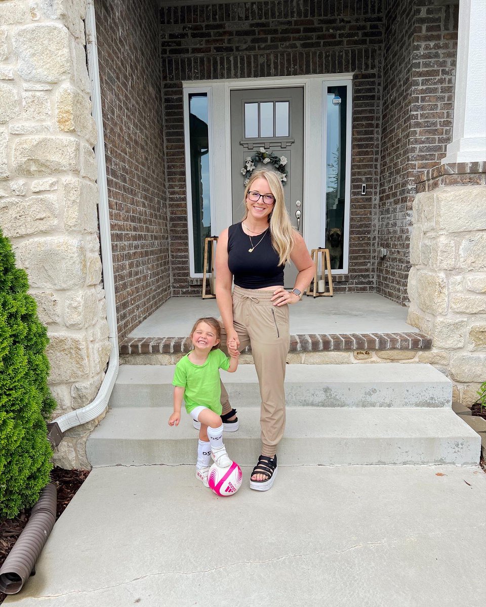 Jessica Hadwin tweet media