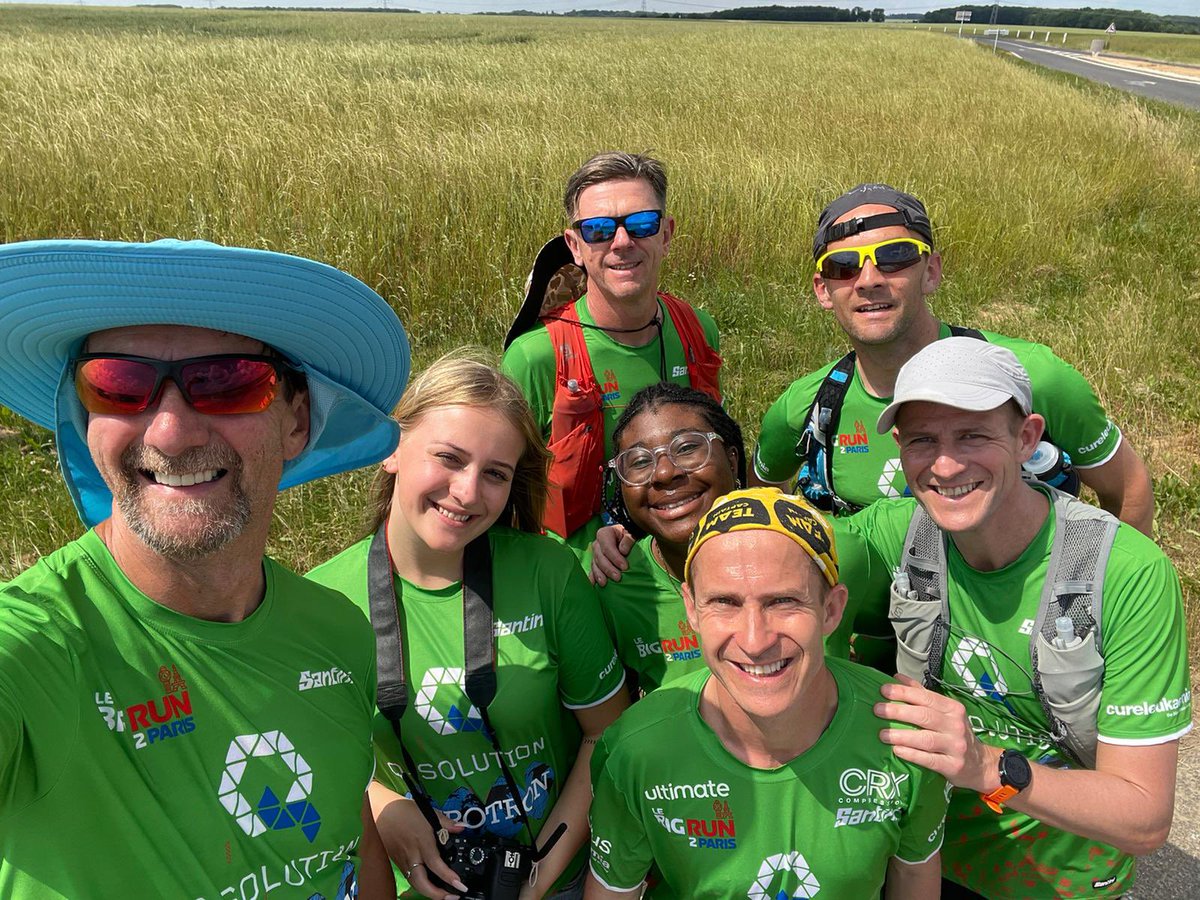 CureLeukaemia's tweet photo. The Dream Team! #SquadGoals 😍

You can help support Matt to raise £100,000 today 👉 https://t.co/2JzKpywU7P

#BloodCancer #ClinicalTrials #ChildhoodCancer #Run2Paris https://t.co/dt2WhmQNEx