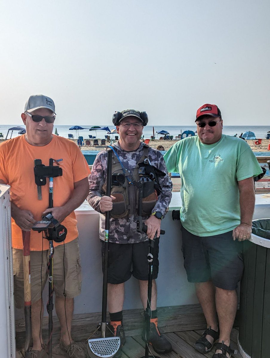DetectDigSmile's tweet image. I got to detect with two great gentlemen today, &quot;The Other Side of the Boat,&quot; Jerry and his friend Bob.  I was so glad I was able to detect with them.  Keep digging.
