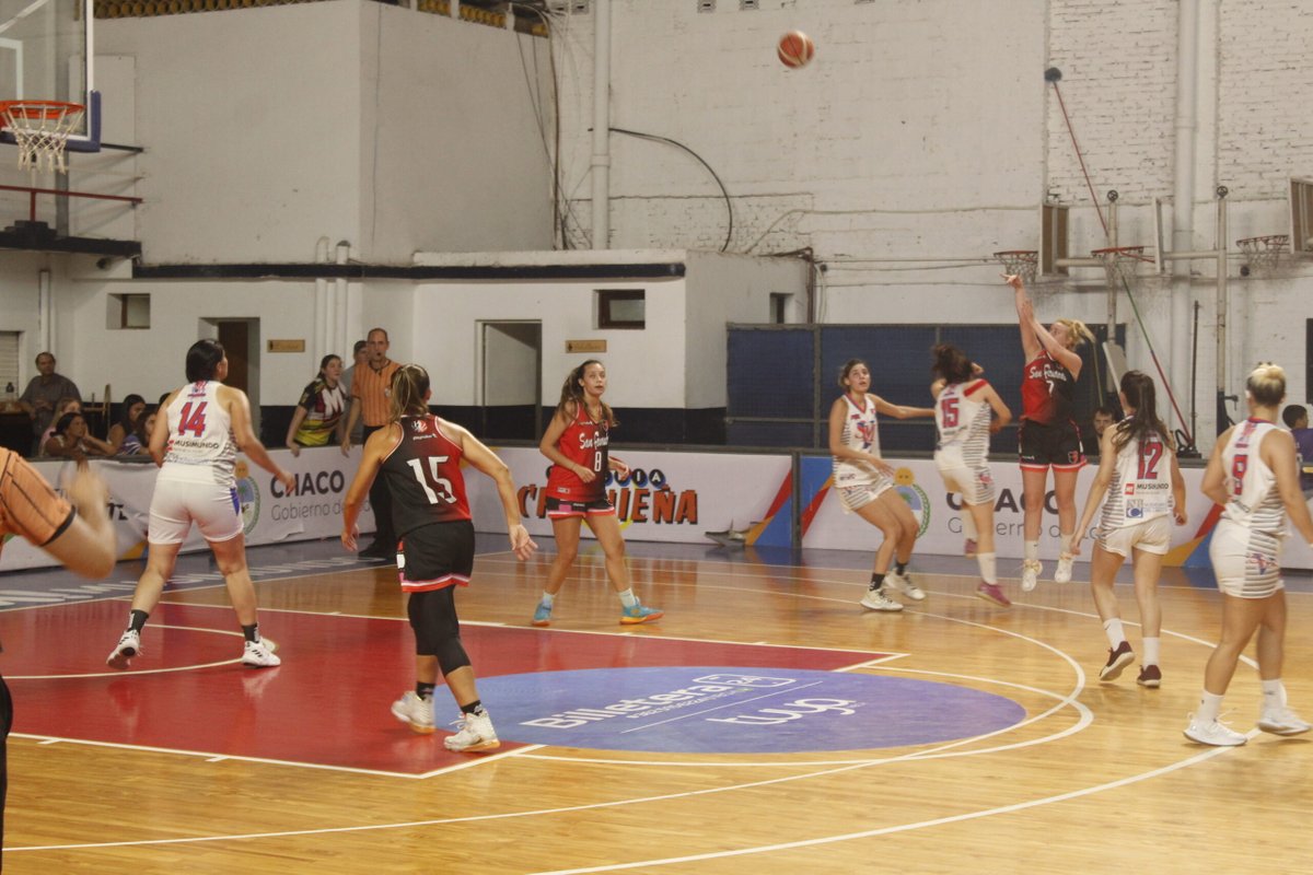 AbrChaco's tweet photo. Arranca la competición en categoría Primera Femenina, organizado por la ABR de Resistencia y la ABCC de Corrientes, el salto inicial lo darán, el local, San Fernando que recibe a Pingüinos de Corrientes este domingo 11 a partir de las 19 horas.

https://t.co/Cw3niEWGJL https://t.co/cJ1UHzHBqN