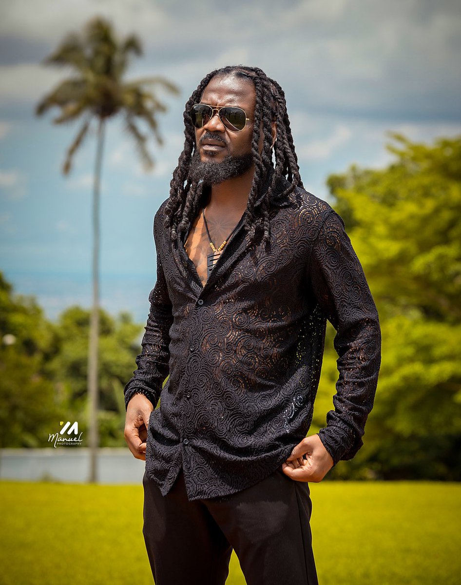 samini_dagaati's tweet photo. Ive finished the school and I can’t believe it. #TGBTG …. Grand #graduation loading. #akyesaaaaaaaaaa. Thanks to all my mates especially @KokoveliGh who reminded me of my promise to myself …BETTER LATE THAN NEVER. YOU CAN DO IT. 🙏🏾❤️✊🏾😊 
BACK TO THE MUSIC. Ready ? https://t.co/RSL5ABrmML