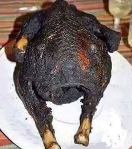 Le poulet qui a assez zoné dans le four