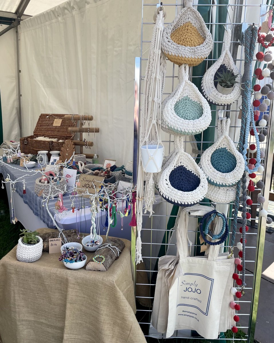 Beautiful day @southofenglandshow, one more day to go 😁☀️
#madeinsussex #handmade #macrame #crochet #sustainable #soycandles #woodwicks #handcrafted #bespoke #sterlingsilver #recycled #gemstones #recycledsilver #needlefelt #dogcollars #dogleads ⁦⁦⁦@SimplyJOJOuk⁩