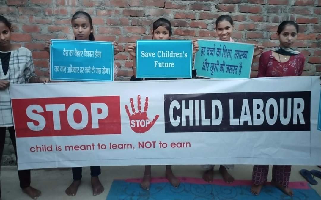 InitiativeOrg_'s tweet photo. हर बच्चा हंसी, प्यार और सपनों से भरे बचपन का हकदार है, न कि शोषण और श्रम का।  
@InitiativeOrg_ के सदस्य द्वारा अपने अपने क्षेत्र में जागरुकता कार्यक्रम के जरिए लोगों को जागरूक किया जा रहा है।
आइए आप भी बदलाव के आंदोलन में शामिल हों और बच्चों की आवाज बनें। #EndChildLabour https://t.co/PcGwOJszJY