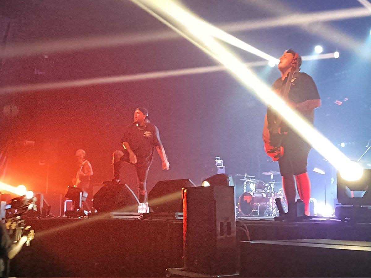 fallenparx's tweet image. seeing @CBJSband for the 2nd time at Paradise Fest 2023 and they're as awesome as ever 🫶❤️‍🔥
SO HAPPY WE GOT TO SEE THEM AGAIN OMG YESSSS
