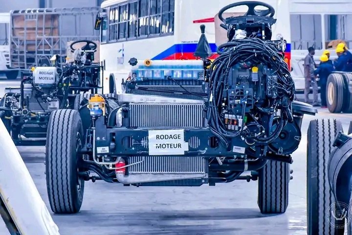 denise_kabongo's tweet photo. Mercedes-Benz au Congo.
Désormais la RDC va monter ses propres bus Transco.
Merci Fatshi 🙏🏾 pour l'amour du pays 🇨🇩
#mercedesbenz #fatshi #transco #transport #fdkl #objectif2023 https://t.co/2gTbLFjjRD