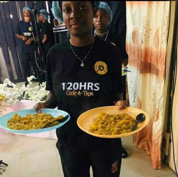 drkemiofnigeria's tweet image. Life is a race🏁
Competition is healthy👩🏽‍🍳🥗🥘
Dammy should attempt the record. Nobody waits for you in a race 🐢🐇You run your race. She’s cooking on a 2-face stove, no visible sponsors and already over 40 hrs👏🏾

My name is Dr Kemi Olunloyo and I support Chef Dammy @dammypass 🇳🇬