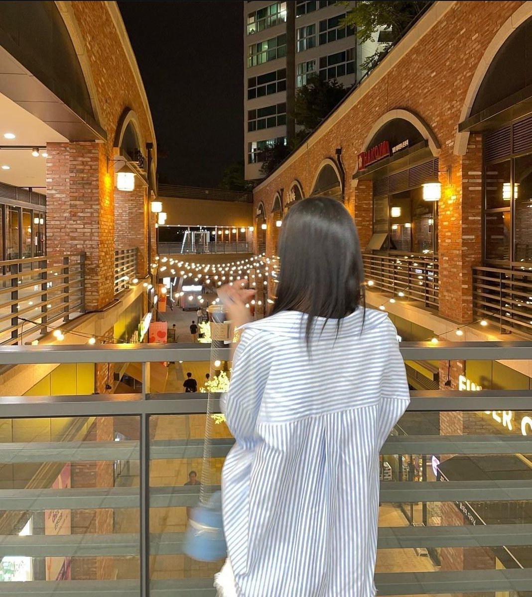 真的日常讚嘆南小姐的穿搭
也太好看了😍😍