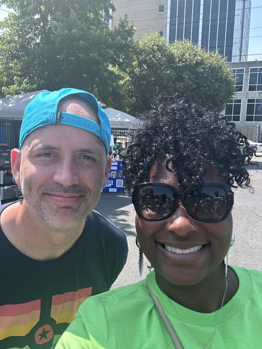 DHarris4Warren5's tweet photo. Great to see @ryanmearsindy out at the Fun Fest 4 Kids 2023! @CenterTrusteeIN https://t.co/835pnJcI7w