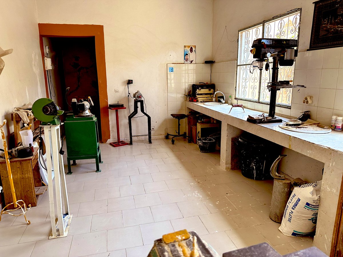 papegahnba's tweet photo. Visite du Centre de Rééducation Fonctionnelle pour Enfants et Adolescents Handicapés ce matin! 

Content de voir que les travaux du nouveau atelier ont bien avancé et que les deux compartiments pour garçons et filles fonctionnent normalement.  #ALVM #InsertionSociale https://t.co/qhEHtgMreB