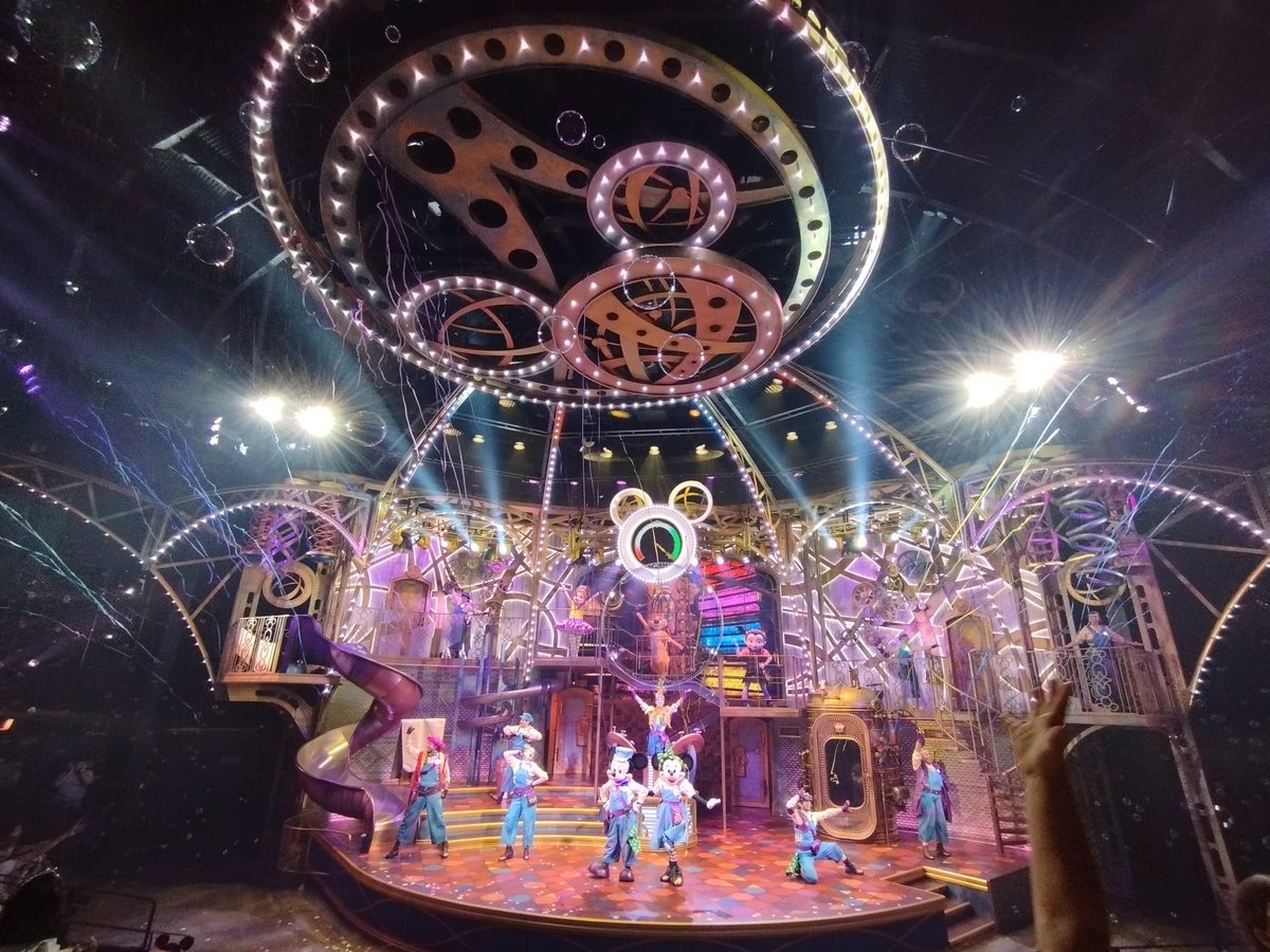 So cool to finally see the Dream Factory again! Such a cute and catchy little show.