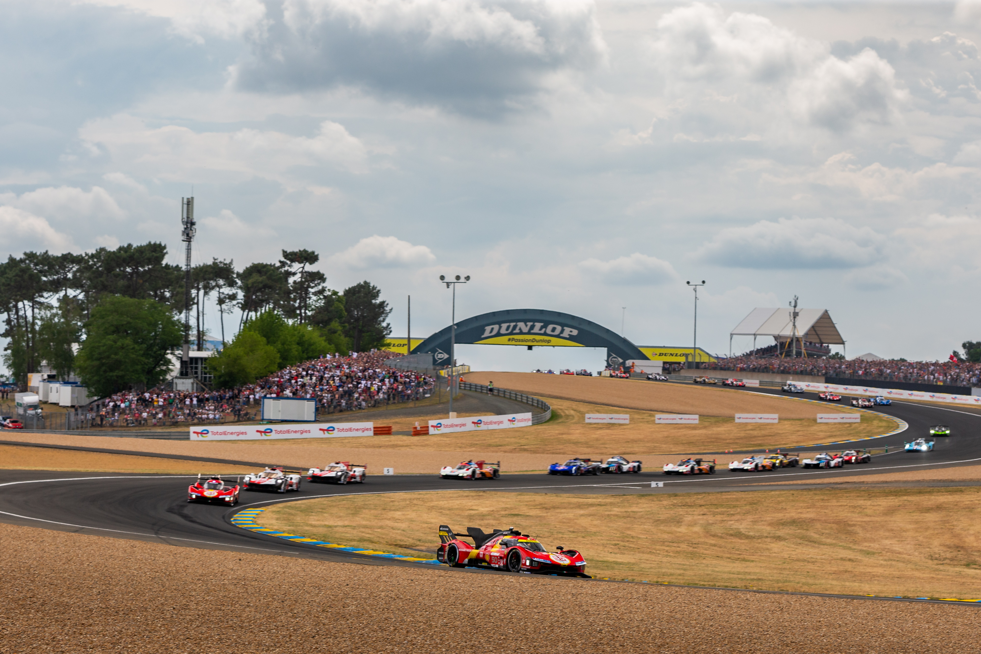 Polski zespół prowadzi w 24h Le Mans! WRT Kubicy również wysoko