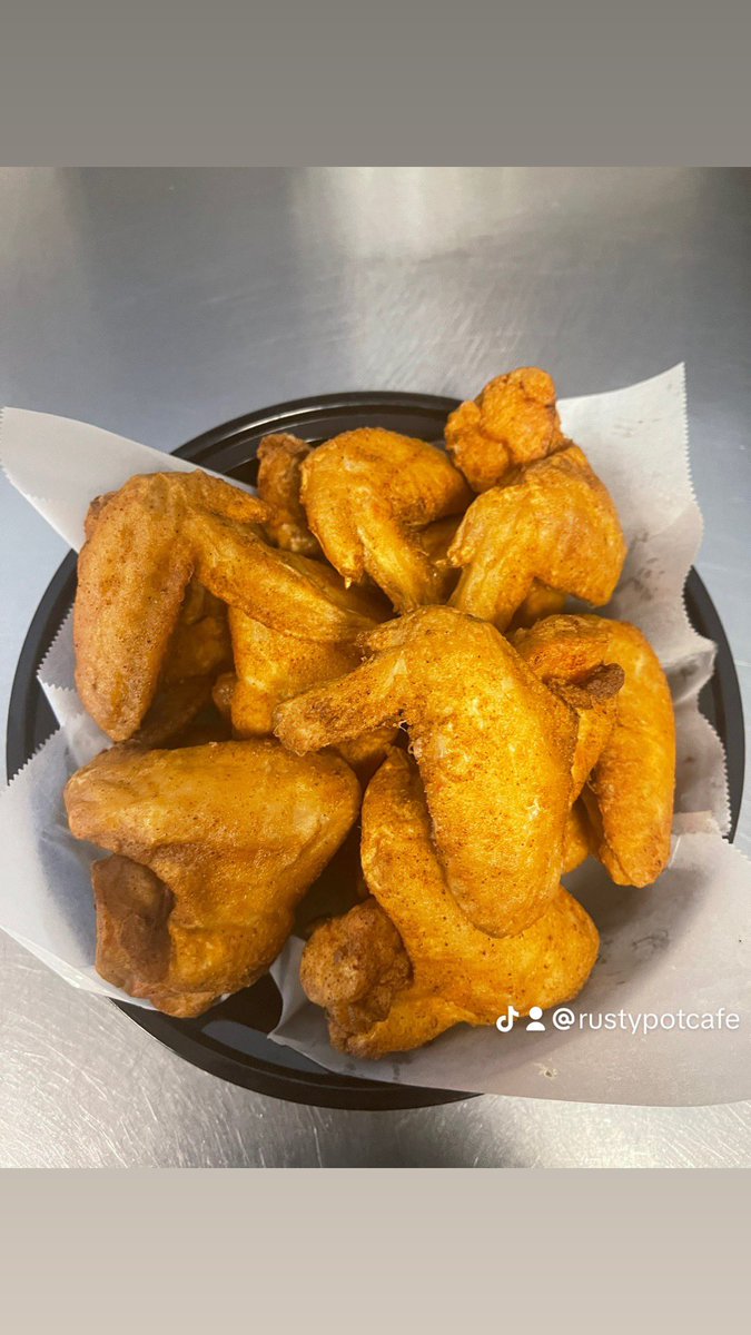 RustyPotCafe's tweet photo. Is it ever a bad day for fried chicken? We think not! 😋 Our Chatter Box is sure to hit the spot | Open 8am -2pm

#friedchicken #chickenwings #rustypotcafe #cafe #breakfast #lunch #inglewoodfoodies #inglewood #laeats #eaterla #yelpla https://t.co/pCjb6DwOkL