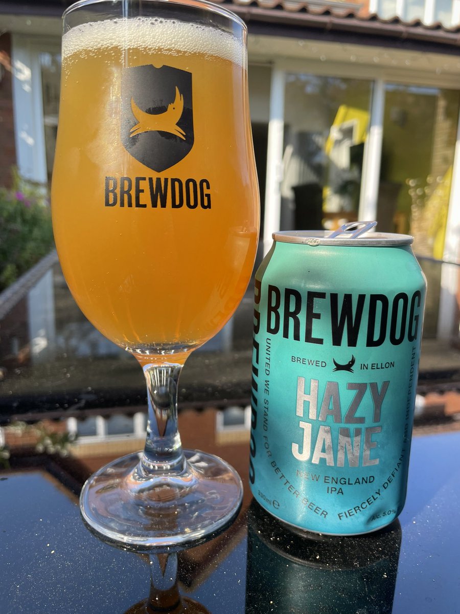 AndrewGiIIespie's tweet photo. @BrewDog  Hazy and elderflower cordial 😍 https://t.co/6jWClB8xAC