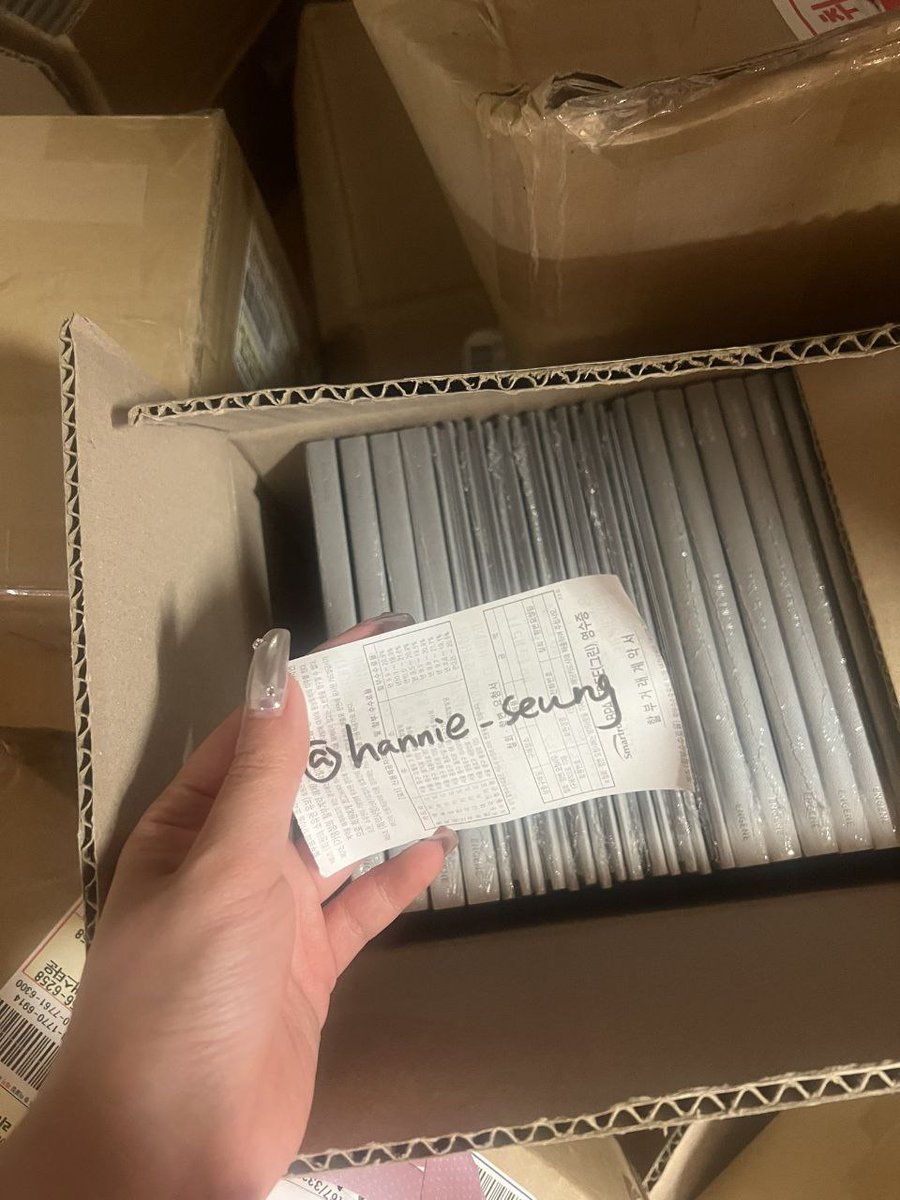 hannie_seung's tweet photo. #hnnseunggiveaways
GIVEAWAY -  ENHYPEN ALBUM DARK BLOOD ENGENE  VER  SEALED!

🏆 3 winner engene ver sealed
 rules:
- follow me &amp; @s_xyrist
- like &amp; rt this post
end: tba

(if hindi po mapush itong album random unsealed nalang po) https://t.co/14etX6tfSs https://t.co/6sCo03omWv