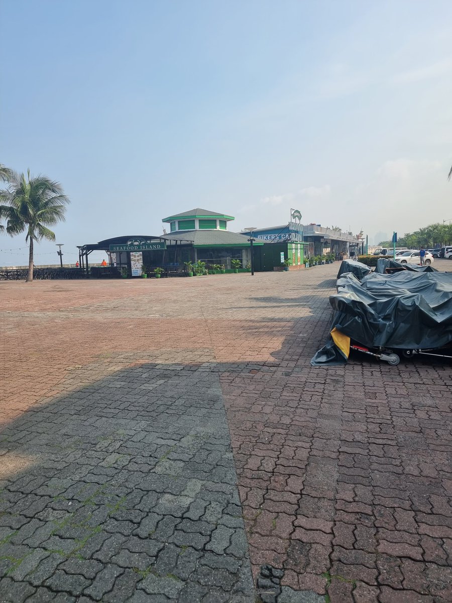 ErwinUlep's tweet image. #BytheBay #MOAComplex #Ship #Seaside