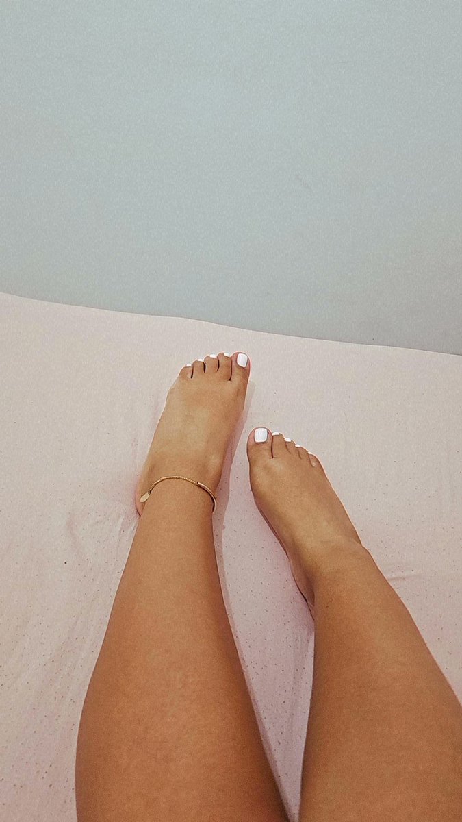greislovers's tweet photo. Hola😚✨️
#feet #feetcontent #feetseller #feetfethish #feet_pic #onlyfansgirl #feetfinder #PiesBonitos #fotosdepies #PiesFemeninos #Sabado https://t.co/mcRQJglghY
