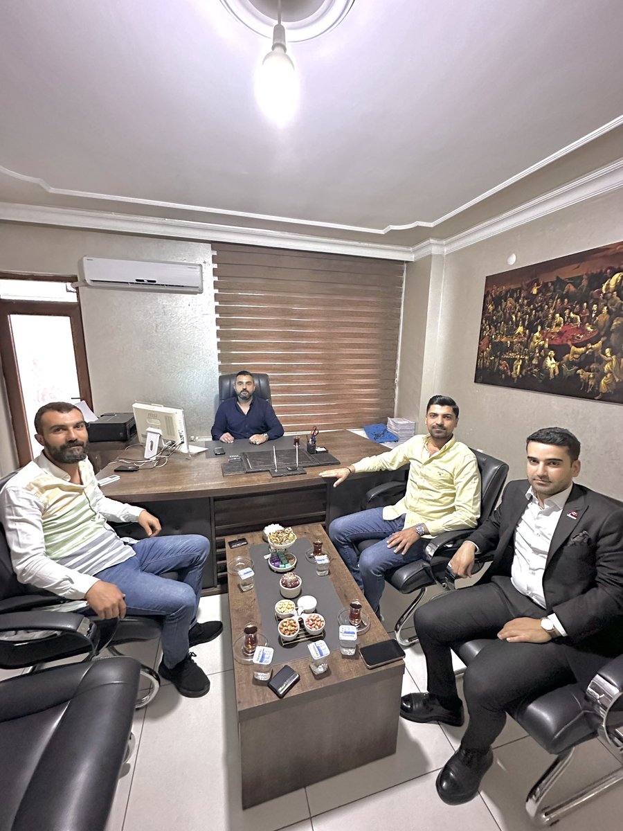 GencAskonBatman's tweet photo. Yönetim Kurulu Ziyaretleri kapsamında Yeni Yatırımlar &amp; İş Geliştirme Başkanımız @Hkskn72 #Batmanefforisgb Firma Sahibi,Genç Askon Başkanımız @shn_serkan ve @furkanyetkin72 ile beraber iş yerini ziyaret ederek plaket takdiminde bulunduk

@abdullahutr 
@ademarsslan66 
@GencAskonTR https://t.co/abEG6BI3XT