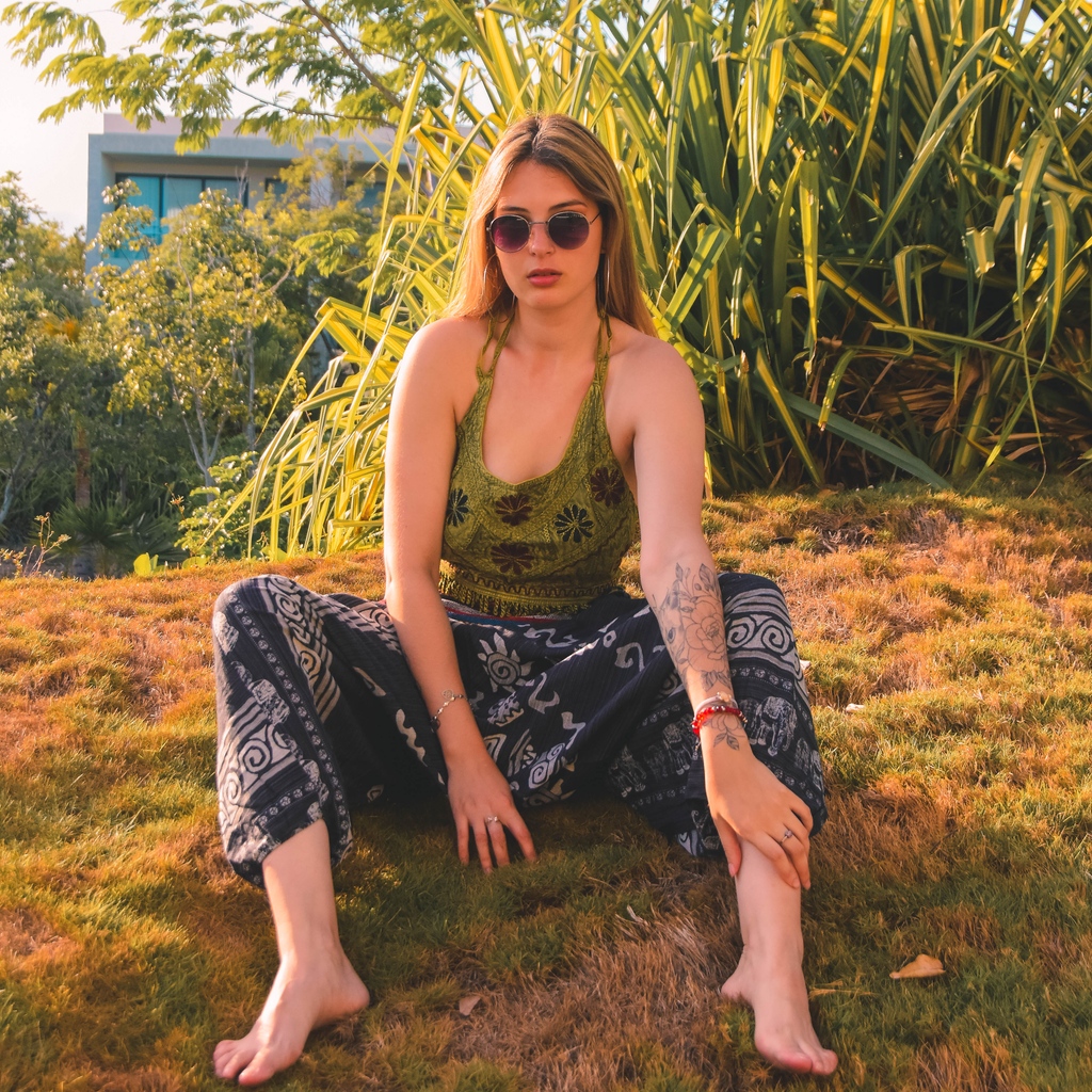 'May all beings have happy minds.'

#harempants #elephantpants #ethicalfashion #outfit #shopping #fashion #handmade #harem #travel #handmadewithlove #thaipants #sustainablefashion #bohemian #bohemianpants #bohpants #hippiestyle #hipsterfashion #hippie #geniepants \