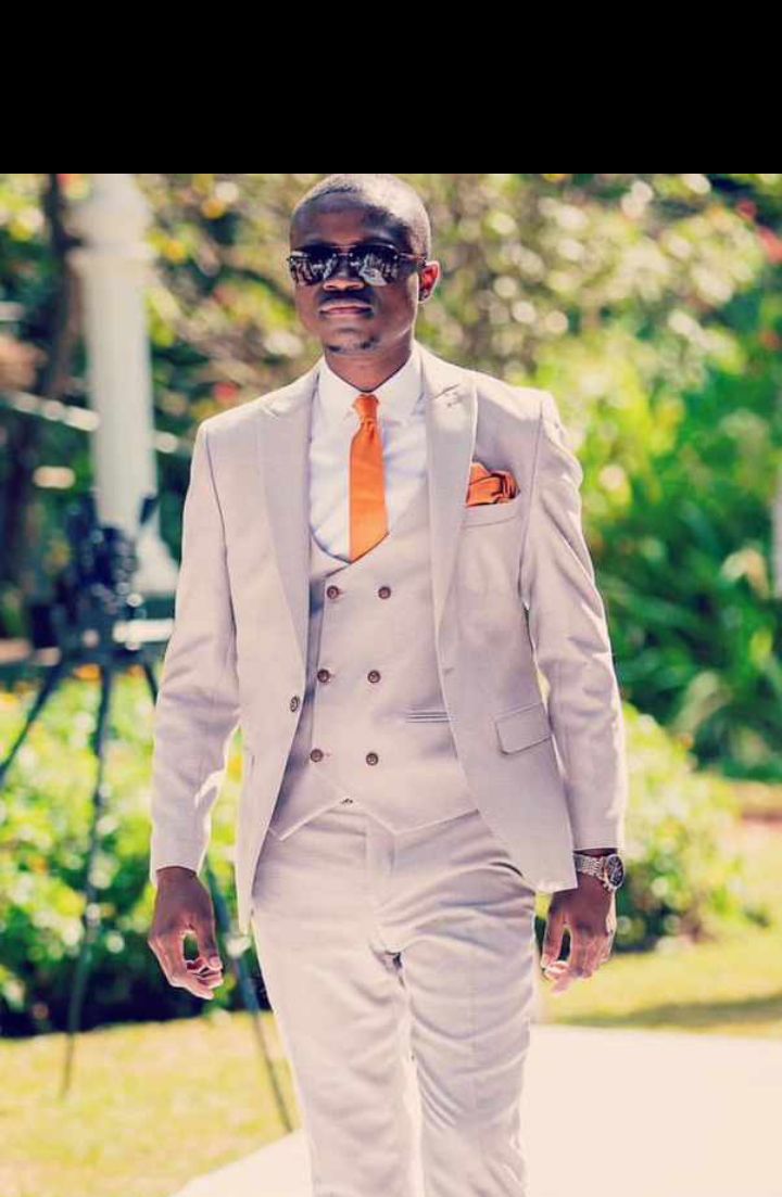 MatongoArnold's tweet photo. @RawllingsM @francismatongo @WendieVaraidzo Icho apavanozvifonera havo😂😂😂, focus hayo l admire that about you @francismatongo https://t.co/HHy21zaTcI