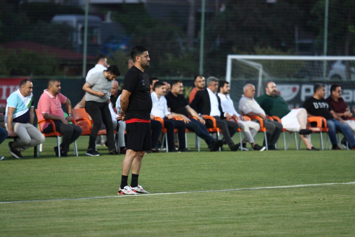 AdemMuratYucel's tweet photo. 2. Lig’e yükselmek için 13 Haziran Salı Ankara’da saat 19.00’da Karaman ile şampiyonluk maçına çıkacak Alanya Kestelspor’umuzun antrenmanını ziyaret ettik. 

Yönetim, teknik heyet ve futbolcularımıza kupa yolunda sonsuz başarılar diliyorum. https://t.co/9miqDZn0Nz