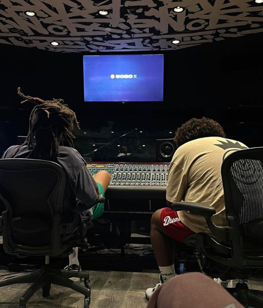 DailyLoud's tweet photo. J. Cole &amp; Bas in the studio https://t.co/TgUUENlTPJ