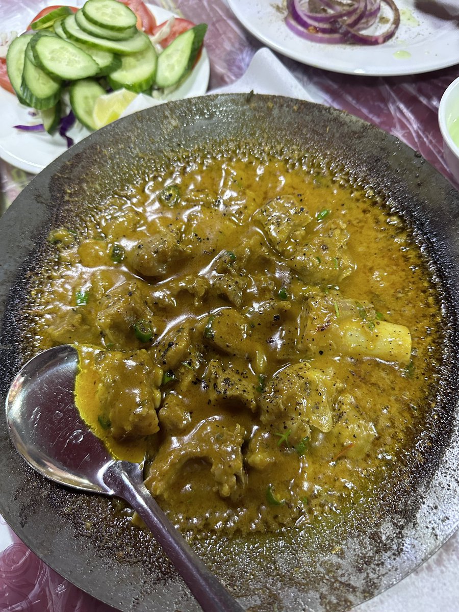 EvolveLeadLove's tweet photo. #Mutton #Chanp ,#KadhaiGhosht , #MuttonSeekhKebab :Light early #dinner with a #British #Bengali #Brahmin Friend in a #Lahori #Restaurant makes for a happy #Weekend meal in #AshSharafiya , #Jeddah
#FoodStories #Happiness https://t.co/oeVXX5HM4m