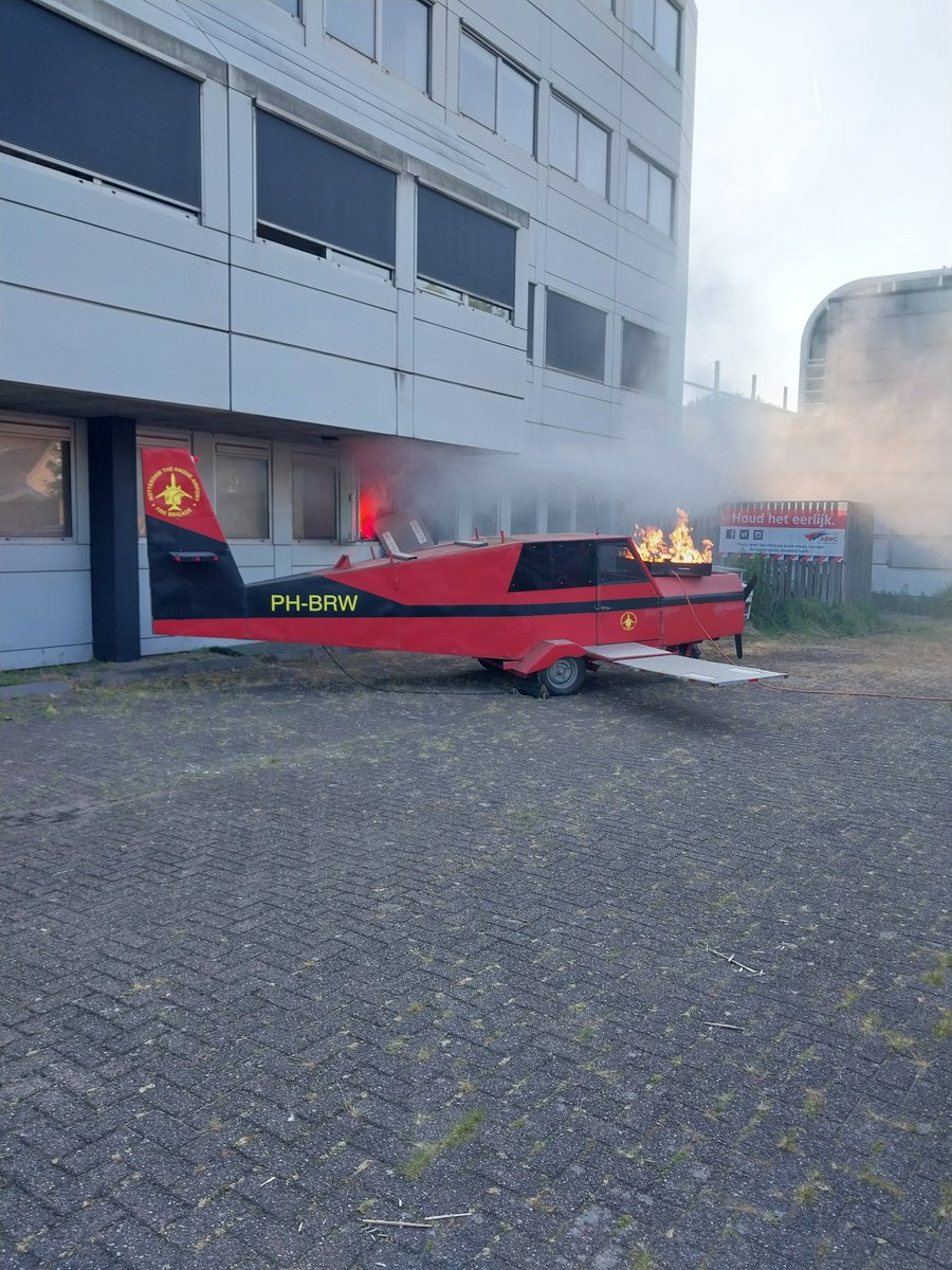 dejong1977's tweet photo. Dagje administratie @ABWC1 @brwzwijndrecht @VRZHZ Ontspannen en gezellige prijsuitreiking met @CarenFrentz en juryuitleg van @deleeuwbas https://t.co/hbz77fH2G0