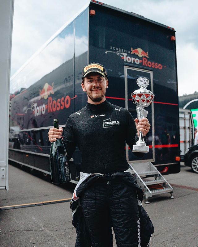 itsanne_sv's tweet image. Congrats Fabian 😊🍀

📸instagram.com/p/CtUQeuHtvZC/…

#FabianVettel #BOSSGP #RedBullRing