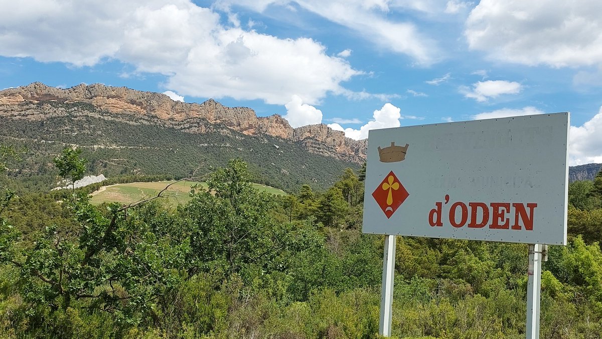 Estaria molt bé asfaltar el camí que va de la Valldans al Coll de la Serra Seca. El turisme del ciclisme de carretera guanyaria un gran impuls a l'Alt Urgell i Solsonès. @Aj_Oliana @activa_bike @ccalturgell @CCSolsones @ciclismecat @territoricat @DiputacioLleida