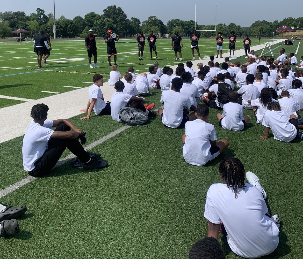 JCJetsFootball's tweet image. Thank you Monty Rice for investing back in to the Jets Community!  A great turnout for the first Monty Rice Football Camp.  #NextLevelJet #FutureJets