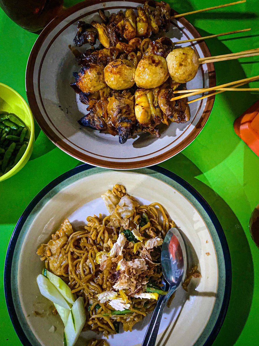 SimpullKacaw's tweet image. Saturday Funday 🖤