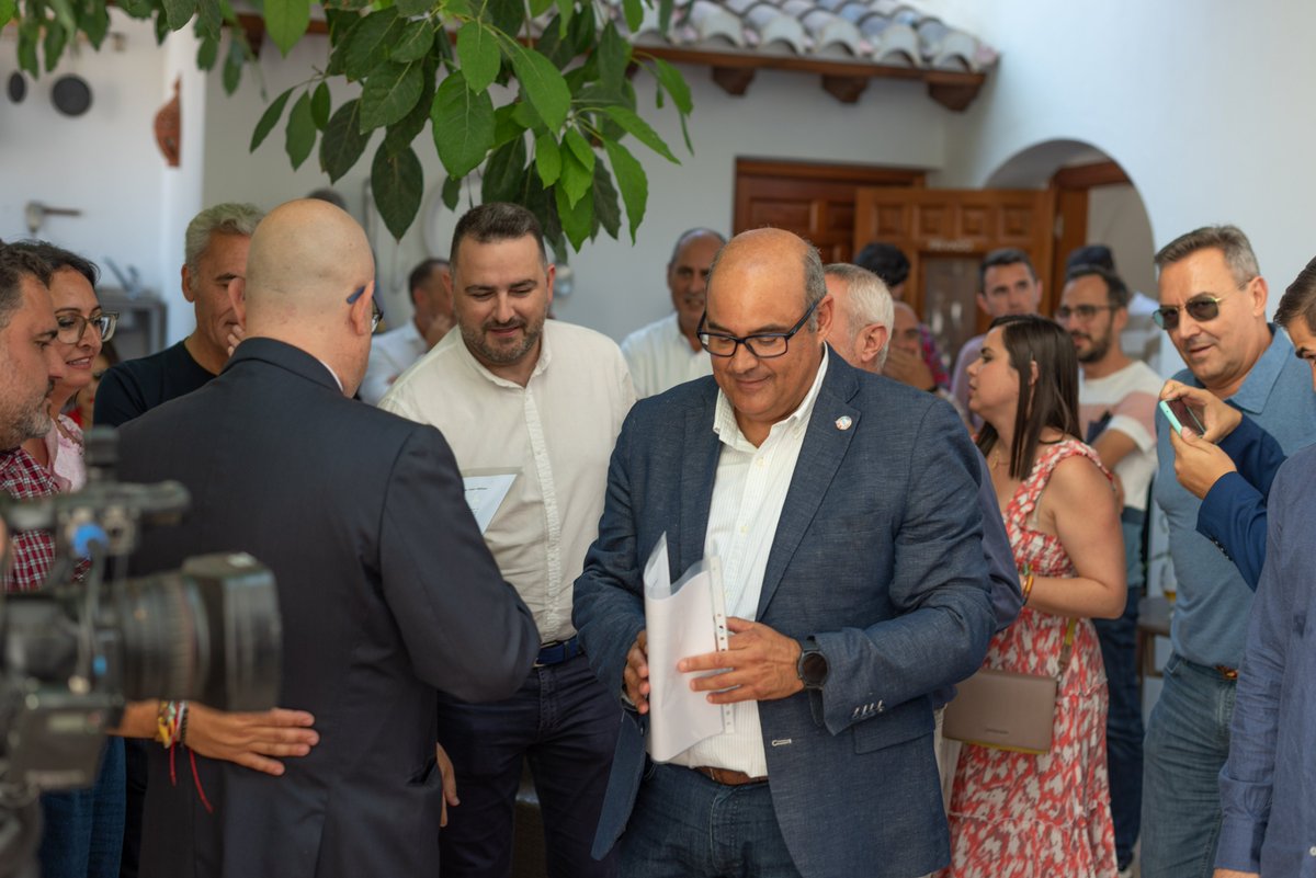 Hoy hemos presentado un gran acuerdo para transformar nuestro municipio. Vamos a trabajar y a dejarnos la piel para que nuestra tierra vuelva a estar donde se merece