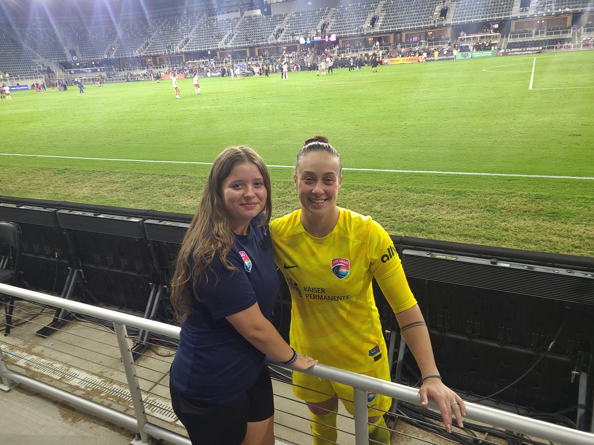 Mike188758's tweet photo. @Kailen_Sheridan thank you so much for taking the time out of your awesome night to take a picture with her. Made her, &amp; our night as well. https://t.co/0l89T5K8SD