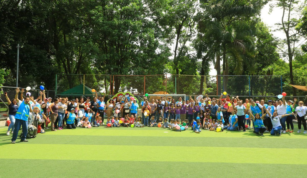La jornada fue desarrollada por el Instituto Crecer Juntos (ICJ) en coordinación con el Despacho de la Primera Dama, Gabriela de Bukele.
Fotos: Jarvyn Muñoz|DES