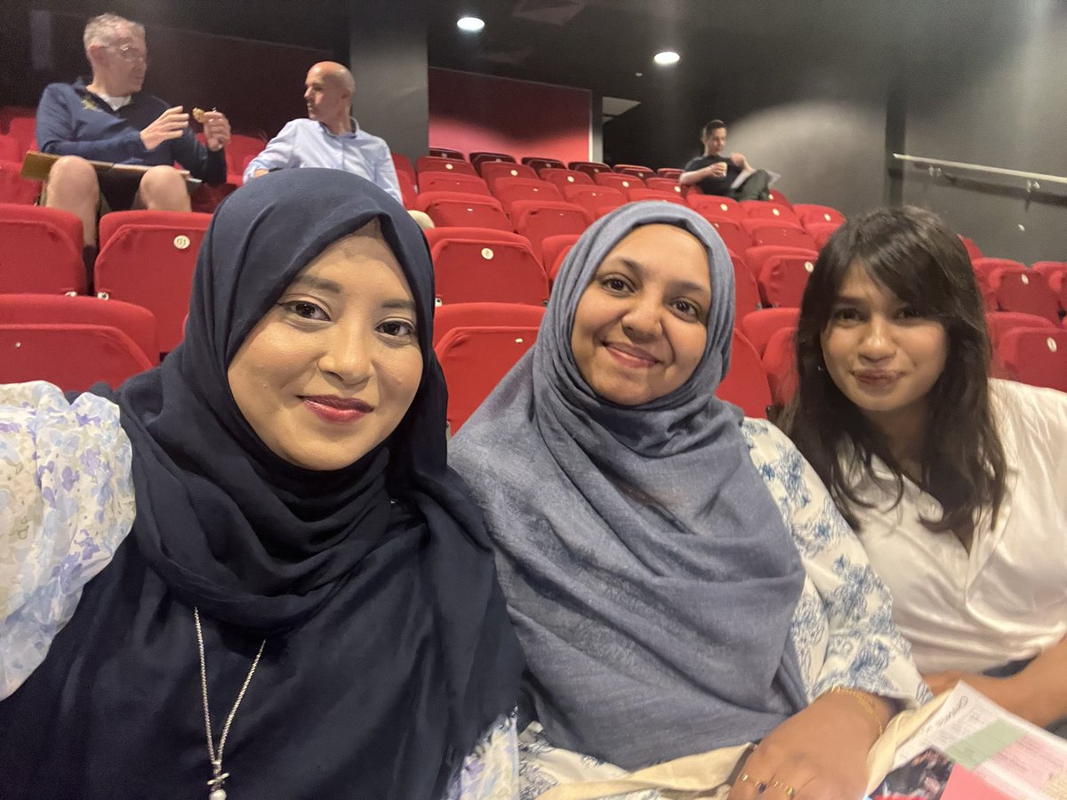 msybibi's tweet photo. A great @researchEDKent with @rabiahmahmood29 and @mshmalik_1. Loved every session @Waldenkent @profbeckyallen @teacherhead @Mr_Crome @johntomsett @RichMathsRuss. Thank you for organising! #rEDKent https://t.co/ie1tqWtYK7