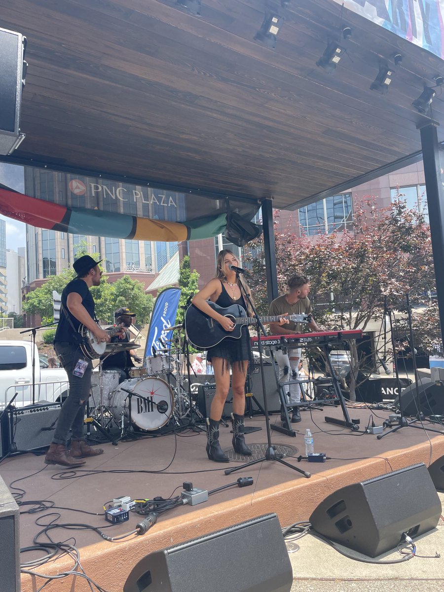 .⁦<a href="/Jilliansteeles/">Jillian Steele</a>⁩ kicking off Day 3 of ⁦<a href="/theryman/">Ryman Auditorium</a>⁩ and BMI Block Party! ❤️ 
#BMINashville ⁦<a href="/RTICCoolers/">RTIC Outdoors</a>⁩