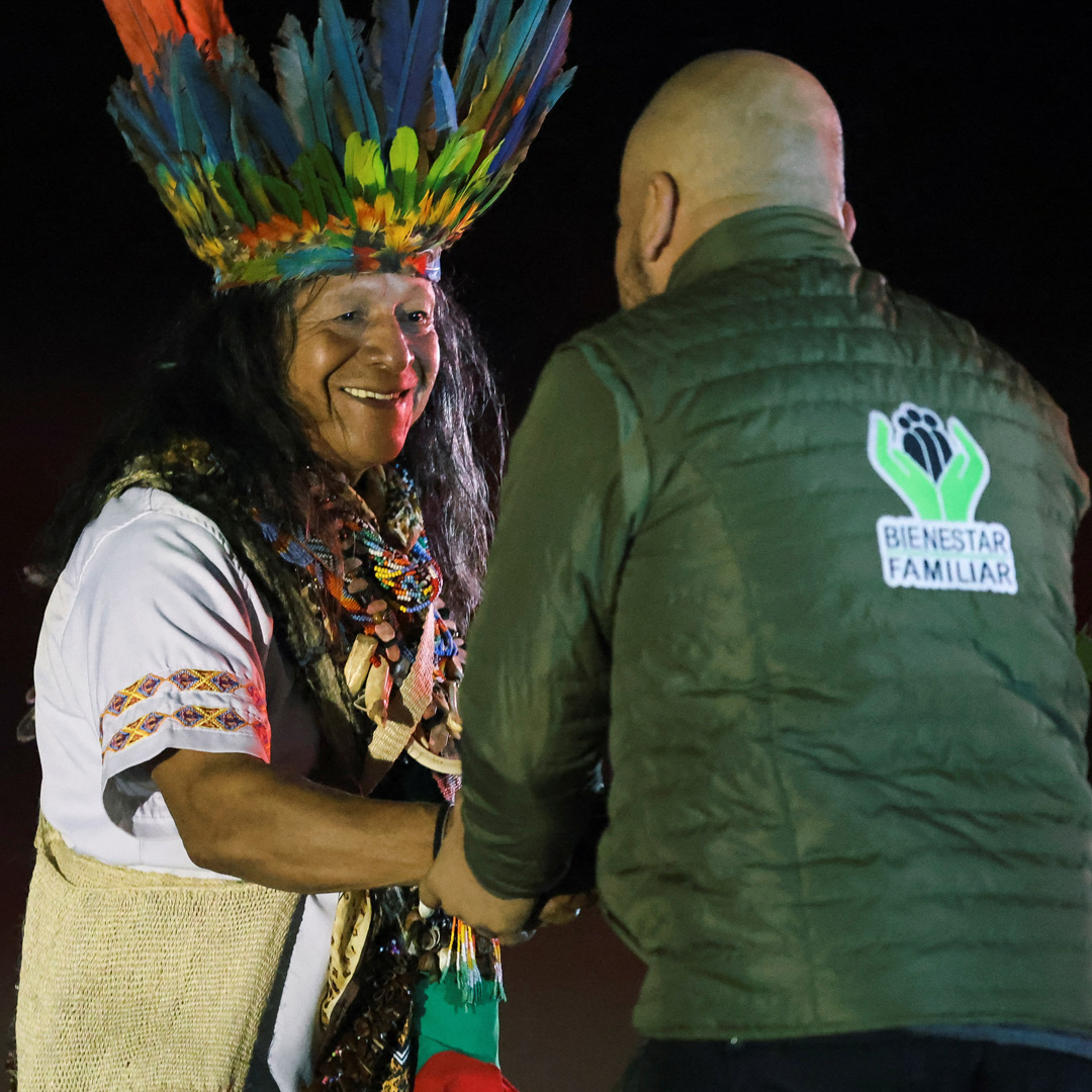 cgtnamerica's tweet photo. Members of Indigenous communities joined the military in the 40-day search. Rescue teams kept finding traces of the children, including footprints and makeshift shelters.
#Colombia #ChildrenFound #MissingChildren https://t.co/RaZICA6T3m