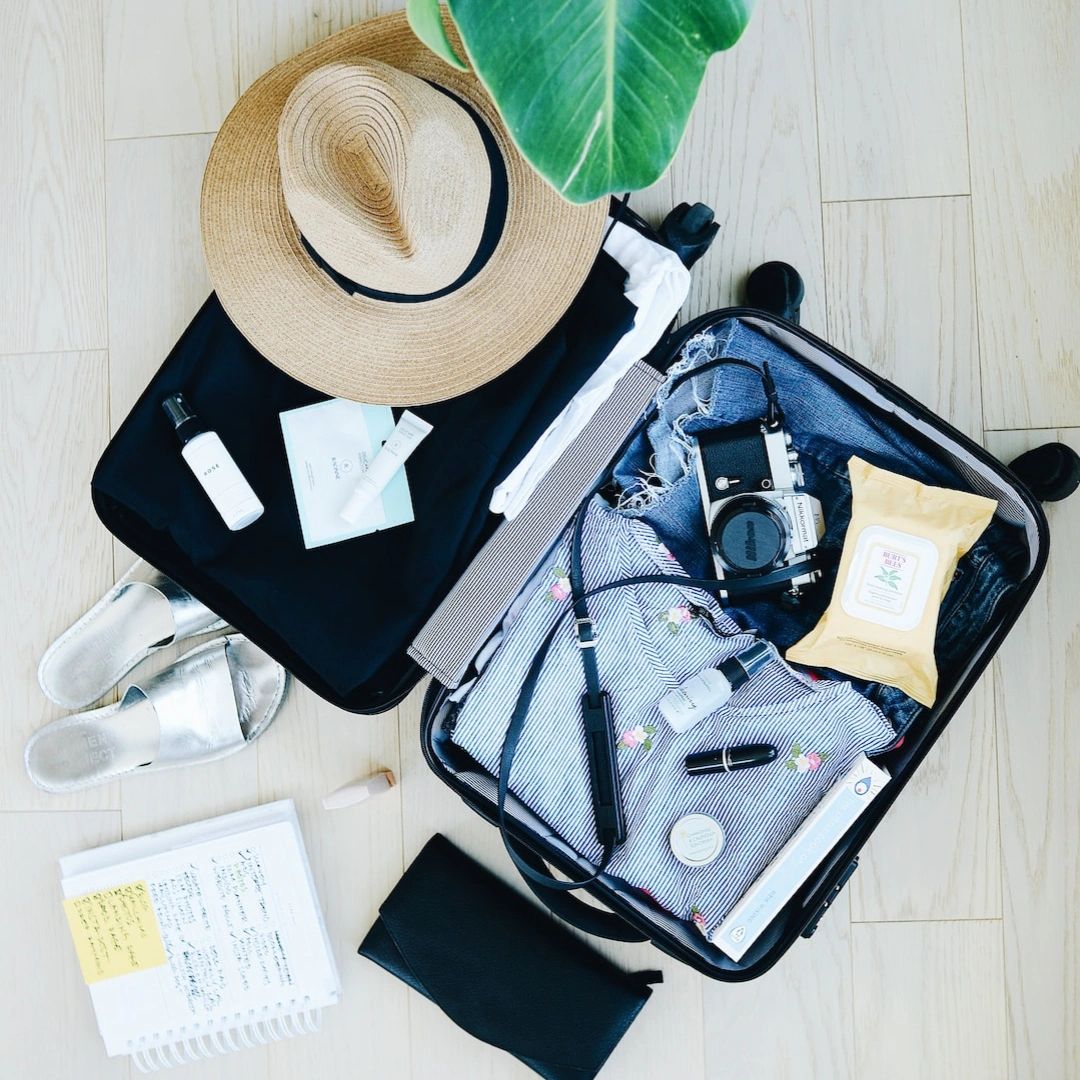 FootbridgeMotel's tweet photo. If you're someone who often forgets things when packing, you're not alone! Try making a packing list a few weeks before you leave. You'll have time to note down all you need, so you can be sure you'll have everything ready when it's time to join us in Ogunquit! https://t.co/hHWjmiGrFT
