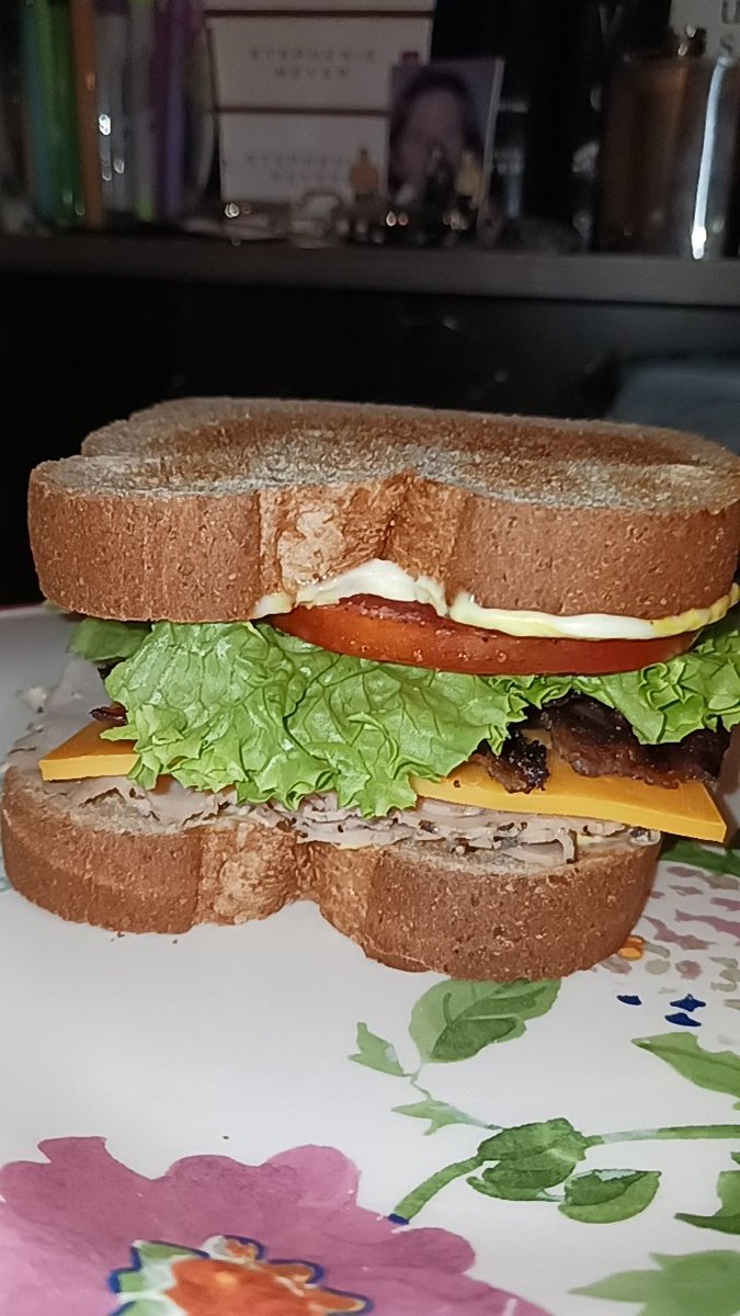 It's time for lunch, #StonerFam! Don't forget to eat something & stay hydrated today, y'all! What are you having today? I made us these big ass turkey sandwiches! 🥪🖤🔥💨💋✨️ #StonerGirls #SandwichSzn #Lifted #AnotherHotTexasDay #DrinkYourWaterHoe #WhatsForLunch  #TheQueen 👑