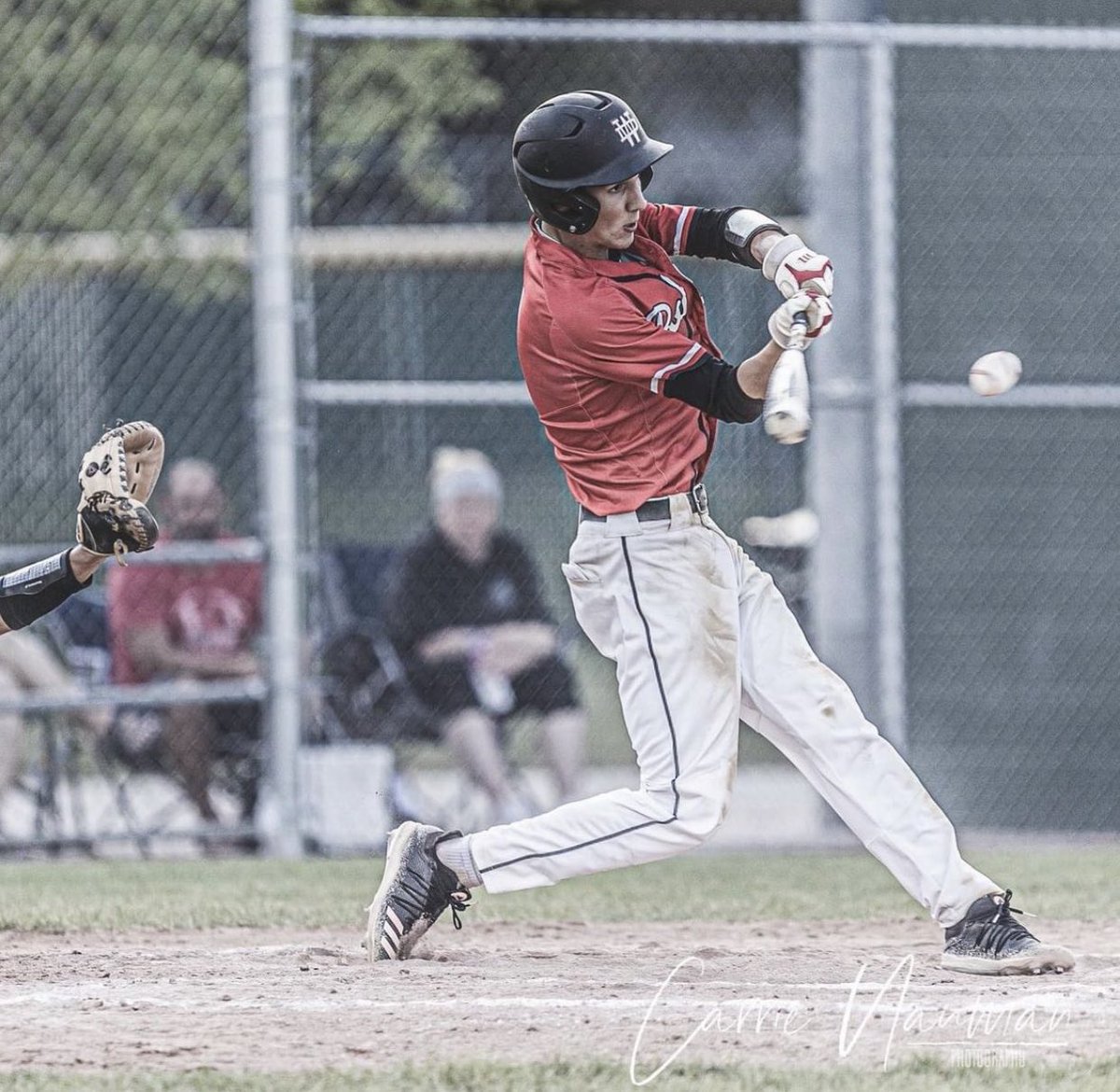 Dugout Sports Dude of the Night goes to Jake Goodman from the Western Dubuque Bobcats. 

Jake went 3-6 with a 💣, triple, and double.  He also scored 5 runs on the night, and stole a base during the Bobcat sweep. 

📸: Carrie Nauman Photography