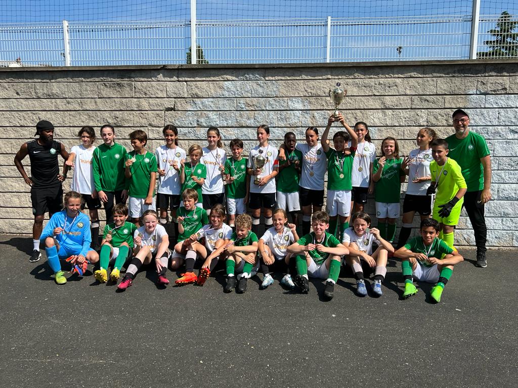 Salésienne de Paris (@lasale2paris) on Twitter photo Deux titres de Champions de <a href="/D75foot/">District de Paris de Football</a> ce matin pour nos U11G et U13F.
Super boulot de nos Coachs.
Encore une belle saison pour la Tribu de la Salé
<a href="/FFF/">FFF</a> <a href="/LPIFF75/">Ligue de Paris Île-de-France de Football</a> <a href="/Mairie17/">Mairie du 17e</a> <a href="/CaBouge_PARIS17/">ÇaBouge_Paris17</a> <a href="/geoffroyboulard/">Geoffroy Boulard</a> <a href="/adlmorandiere/">Athénaïs de La Morandière</a> <a href="/Karim_Ziady/">Karim Ziady</a> <a href="/PierreRabadan/">Pierre Rabadan</a> <a href="/AstridPanosyan/">Astrid Panosyan-Bouvet</a> Deux titres de Champions de <a href="/D75foot/">District de Paris de Football</a> ce matin pour nos U11G et U13F.
Super boulot de nos Coachs.
Encore une belle saison pour la Tribu de la Salé
<a href="/FFF/">FFF</a> <a href="/LPIFF75/">Ligue de Paris Île-de-France de Football</a> <a href="/Mairie17/">Mairie du 17e</a> <a href="/CaBouge_PARIS17/">ÇaBouge_Paris17</a> <a href="/geoffroyboulard/">Geoffroy Boulard</a> <a href="/adlmorandiere/">Athénaïs de La Morandière</a> <a href="/Karim_Ziady/">Karim Ziady</a> <a href="/PierreRabadan/">Pierre Rabadan</a> <a href="/AstridPanosyan/">Astrid Panosyan-Bouvet</a>