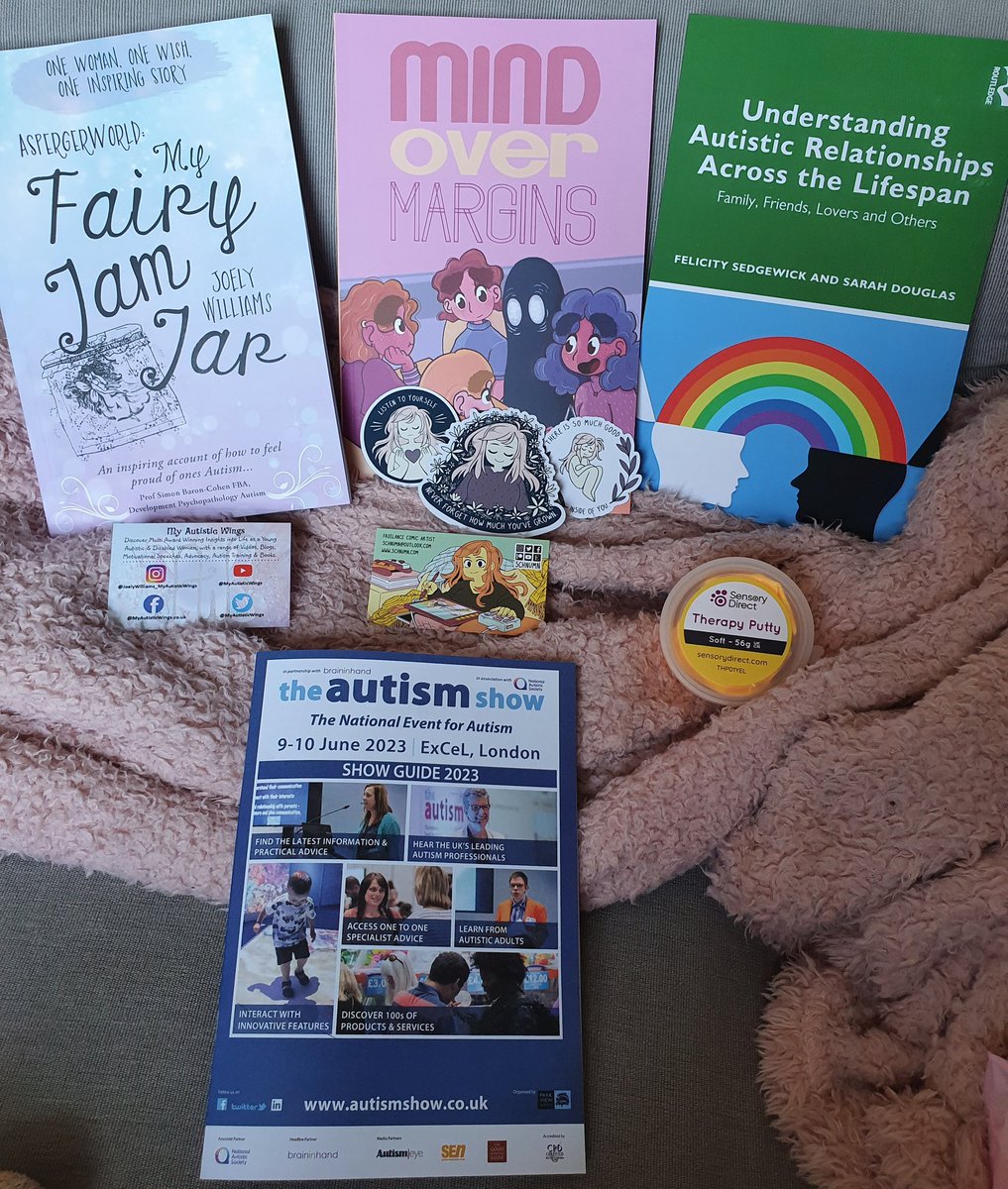 Had a lovely day at @TheAutismShow today. Had the absolute pleasure of meeting @MyAutisticWings, @Schnumn & @SedgewickF (& others!) as well. I discovered a bunch of useful resources from stalls & listened to three great talks too. So glad I pushed myself to go! 😊