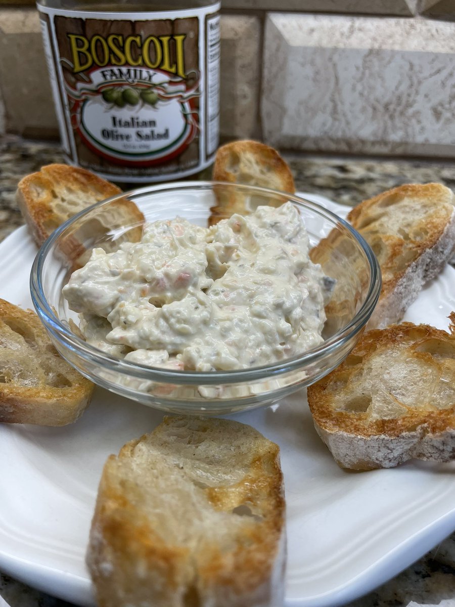 StewsSauce's tweet photo. DIP Alert!!!!!
Maaaaaan, this is absolutely AMAZING!  👊🏼💥

1 block cream cheese, half a jar of @Boscoli - Use the oil as needed for consistency - Blend - At least 30 in the fridge!! https://t.co/lWRuKz3Dfz