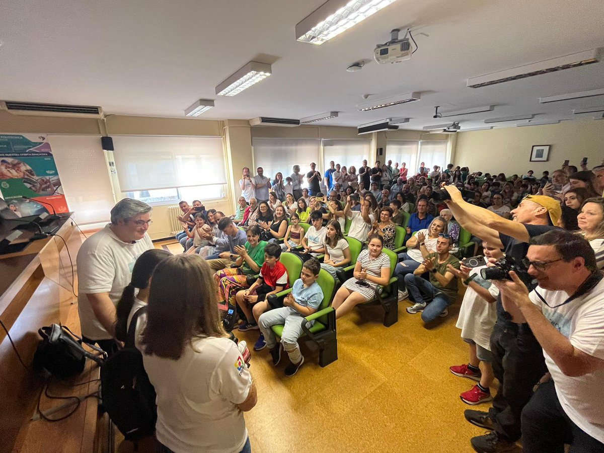 EPCC_Unex's tweet photo. 🤖 ¡Una mañana repleta de emoción y aprendizaje! 

Nos enorgullece haber celebrado la #WROCáceres en la EPCC, organizada por el increíble equipo de @coconetmentesc1. https://t.co/73pizleTX2