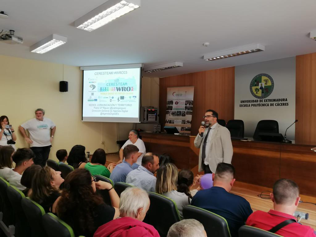 EPCC_Unex's tweet photo. 🤖 ¡Una mañana repleta de emoción y aprendizaje! 

Nos enorgullece haber celebrado la #WROCáceres en la EPCC, organizada por el increíble equipo de @coconetmentesc1. https://t.co/73pizleTX2