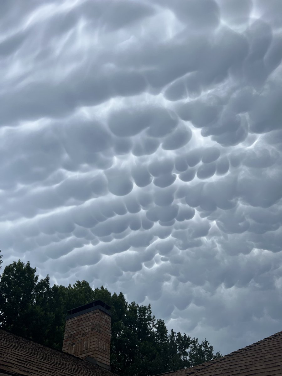 Mike Smith on Twitter "RT mikaylasmithwx Mammatus clouds over north